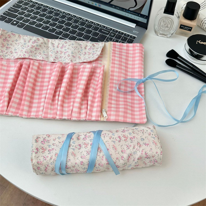 Floral Plaid Fabric Makeup Bru - Beauty Makeup Bag recension och pris